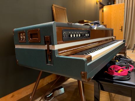 Yamaha CP80-Electric-Keyboard